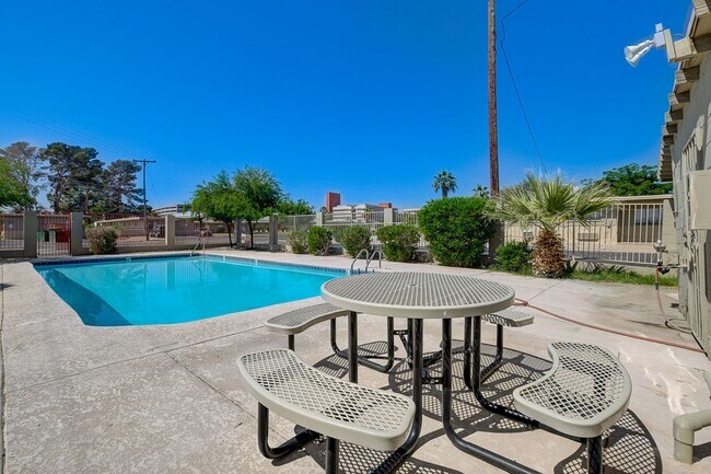 Campus Crossing, Apartments For Rent in Las Vegas