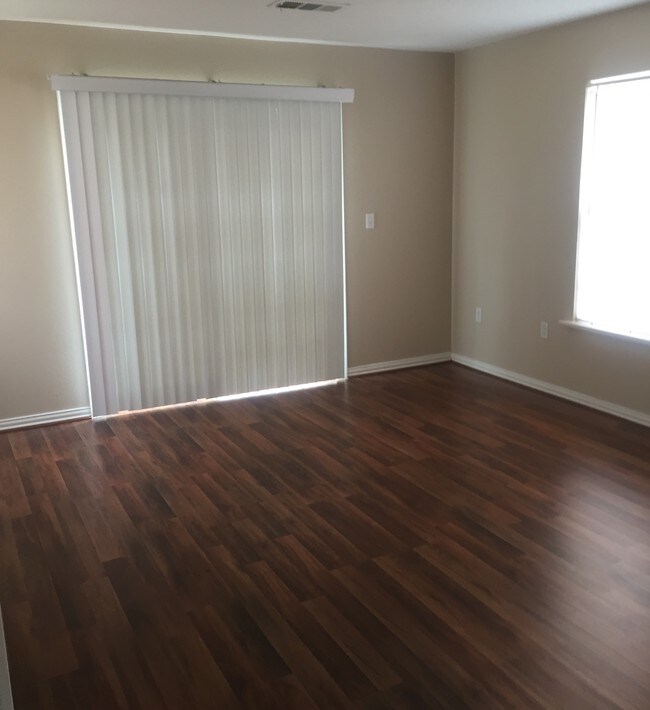 Master with Sliding Door - 3805 Hawick Ln