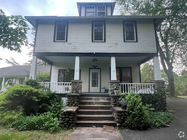 Building Photo - 181 Ulster Ave Unit A Rental