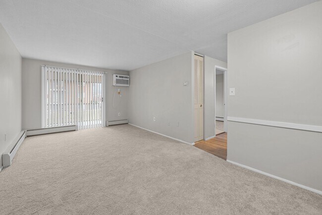 Photo - Live the life you love here at Las Palmas! Unidad B1-950 sq.ft. 2x1