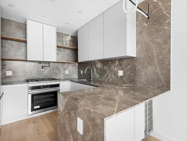 Photo - 373 Palmetto St