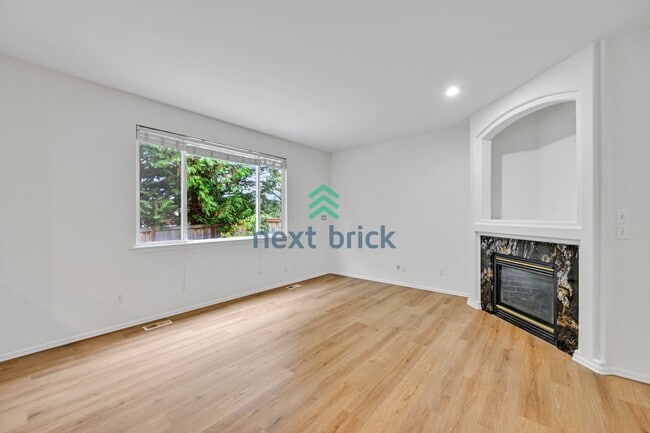 Photo - 4 Bed 2.5 Bath Single-family House Available for Rent!