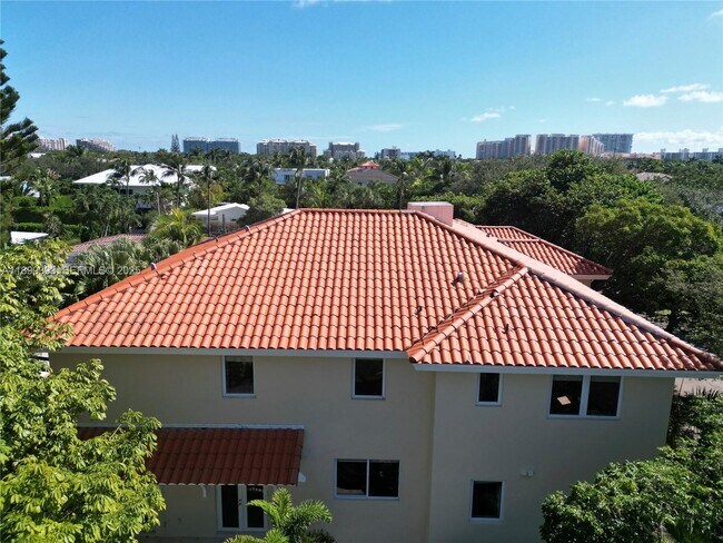 Photo - 573 Satinwood Dr