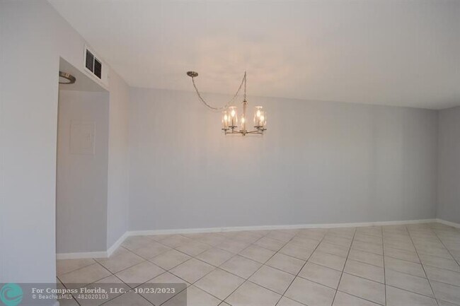 Photo - 2405 Antigua Cir