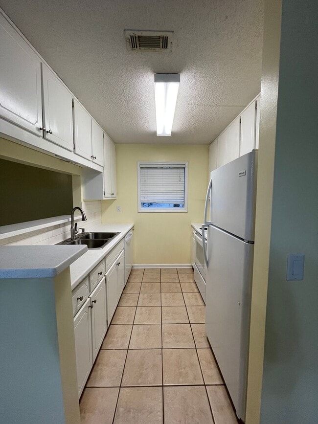 Photo - Foxchase Subdivision - End Unit!