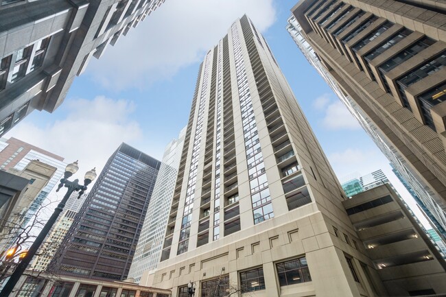Building Photo - 200 N Dearborn St Unit 1103