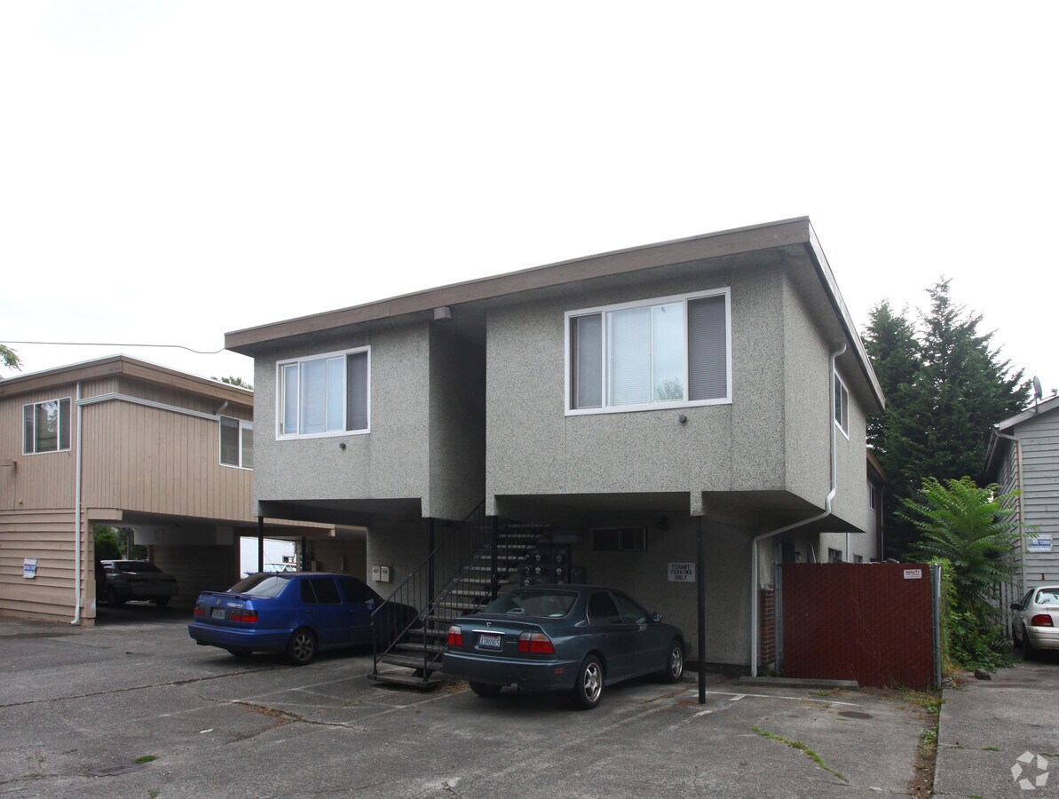 Photo - 441-447 Park Ave N