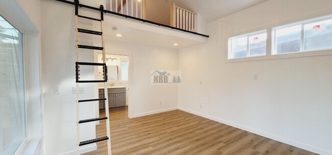 Photo - 5621 N 44th St