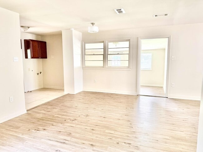 Photo - 343 S Fairfax Dr