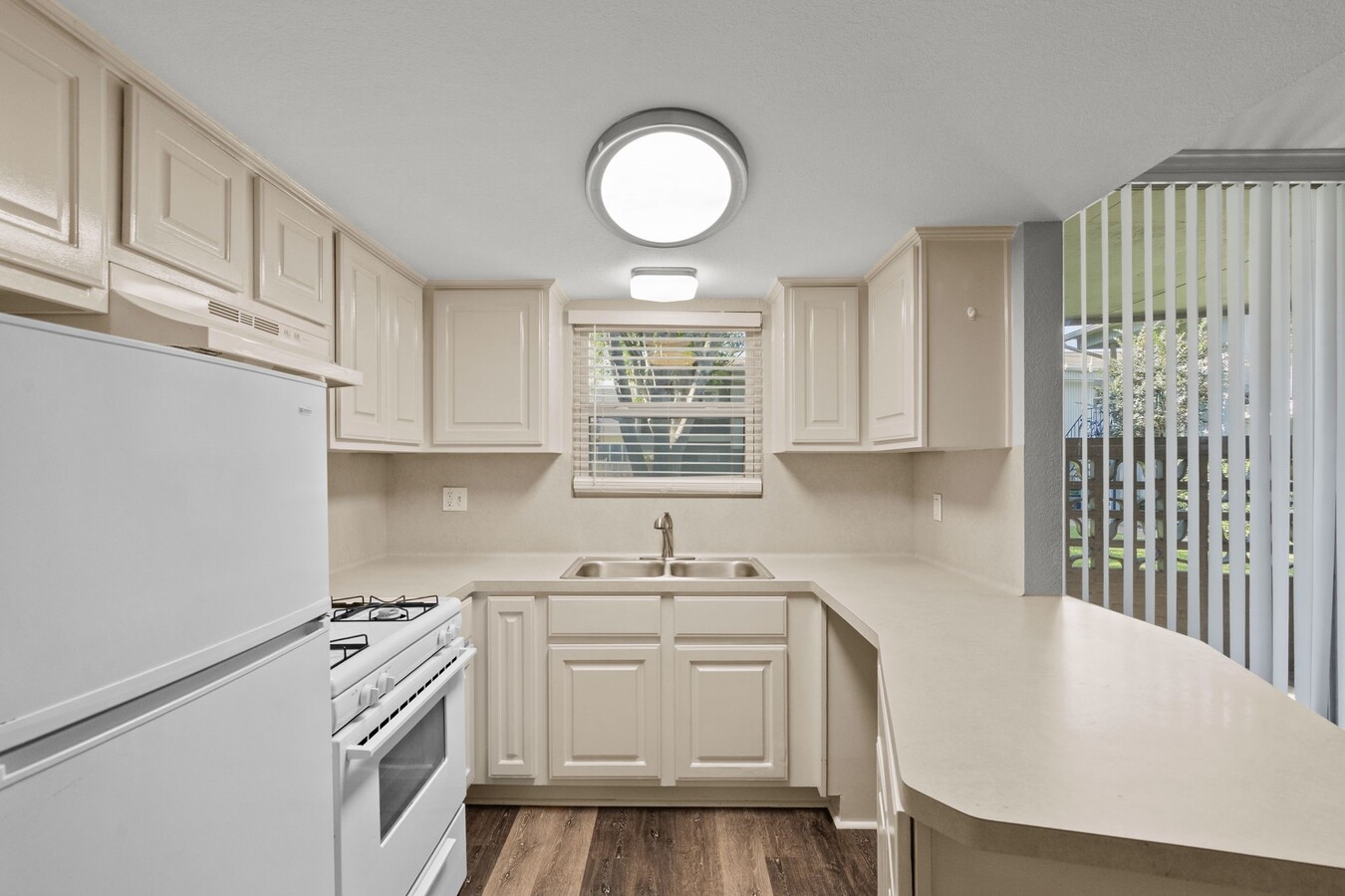 Photo - 102 The Strand Unit 35