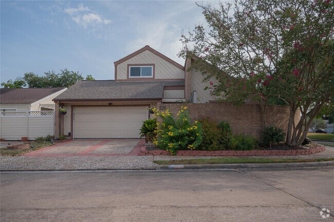 Building Photo - 16623 Park Green Way Rental