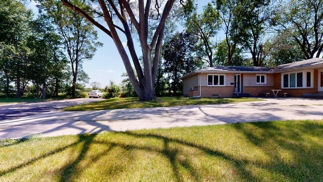 Photo - Great Duplex on Campus - Available August 1st