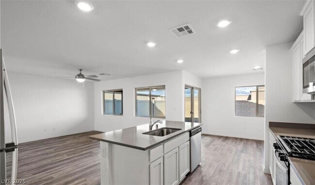 Photo - 1705 Cowboy Path Ave