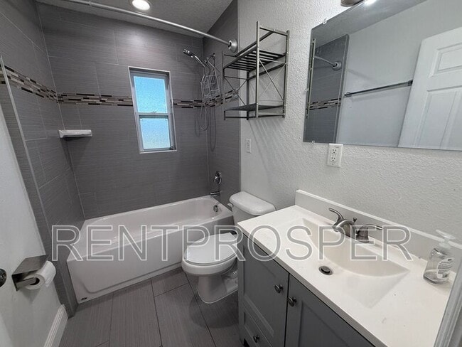 Photo - 1217 25th St