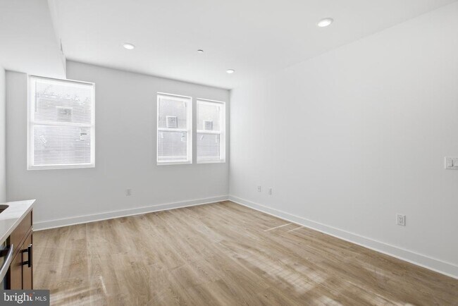 Photo - 2126 N Percy St Unit 2