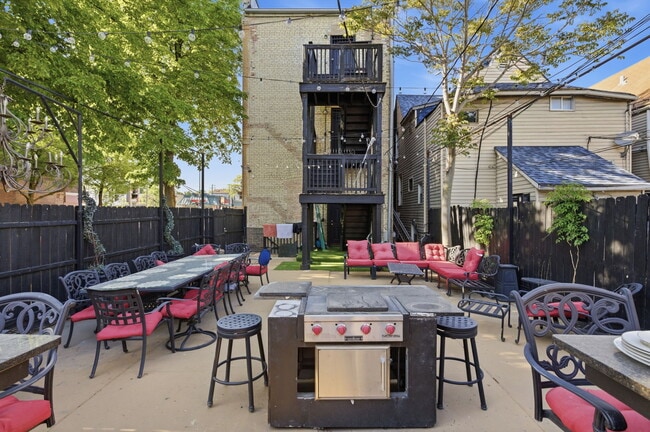 Photo - 4159 W Fullerton Ave Unit 4159 W Fullerton Ave 2
