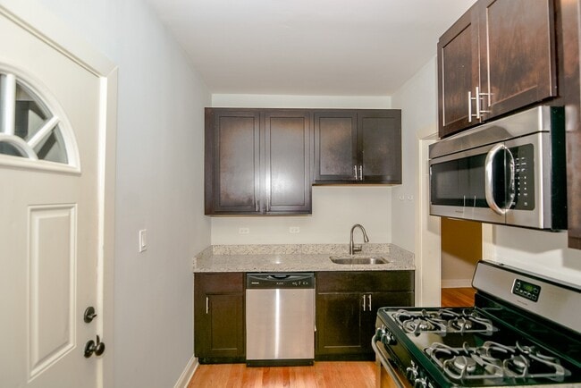 Photo - 4110 N Ashland Ave Unit E2