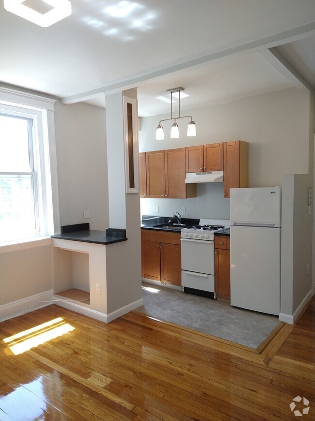 Building Photo - 117 Commonwealth Ave Unit Comm Ave Rental