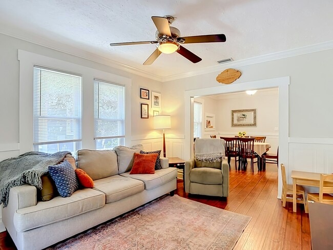 Photo - 115 E Lambright St