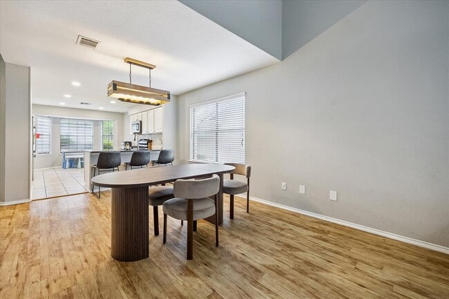 Photo - 17504 Klamath Falls Dr