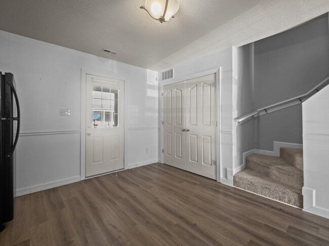 Photo - 603 Streamwood Dr