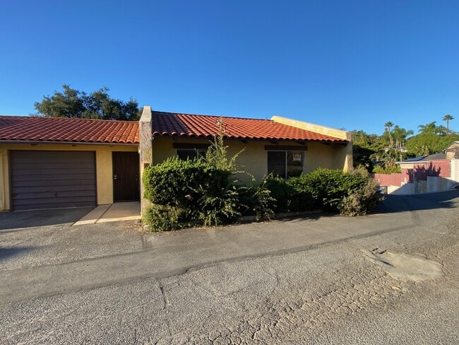 Photo - 1028 Sapote Ct