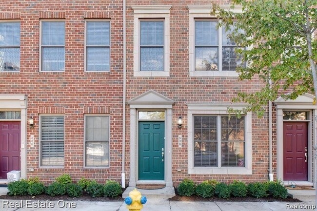 Photo - 536 Graten St