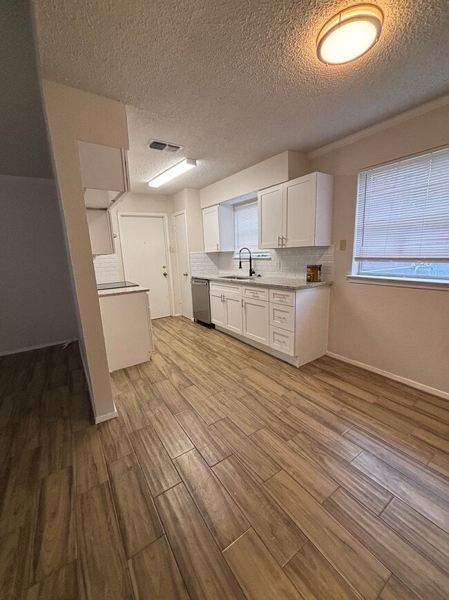 Photo - 912 Vaughn Dr