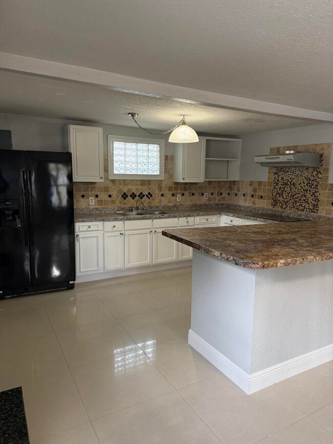 Photo - 192 Caroline Dr