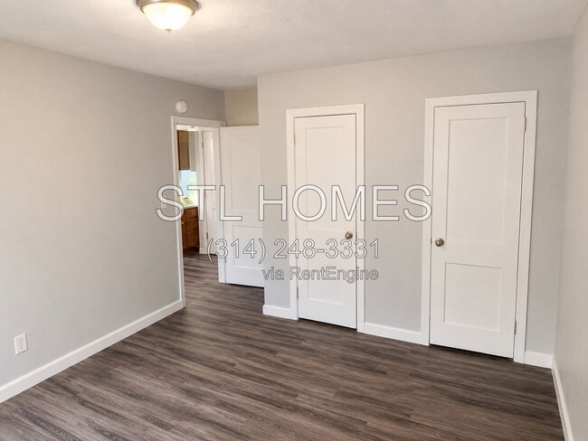 3251 Meadow Ln