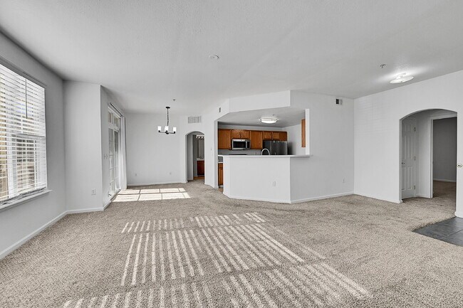 Photo - $1,900 - 2 Bed, 2 Bath Condo in Aurora wit... Unidad 201