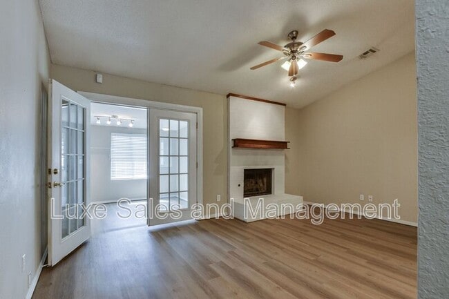 Photo - 12316 SW 14th St