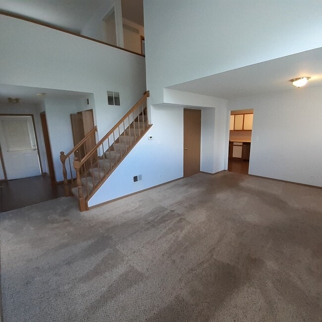 Photo - 156 Castlewood Ct