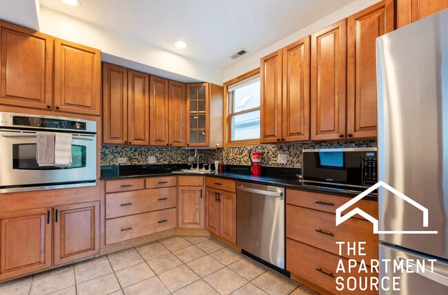 Photo - 3913 N Kenneth Ave Unit 2