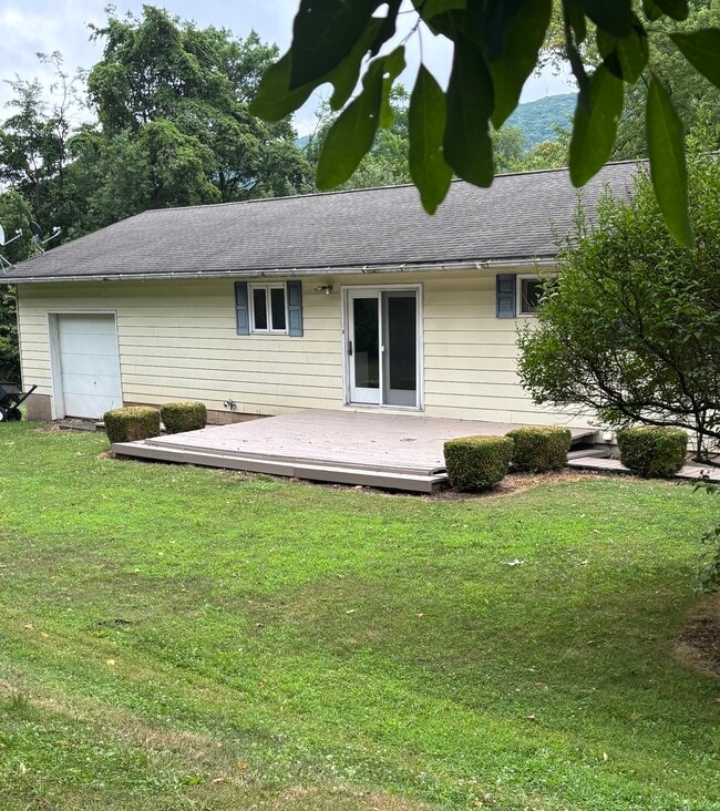 Photo - 221 Zenith Rd
