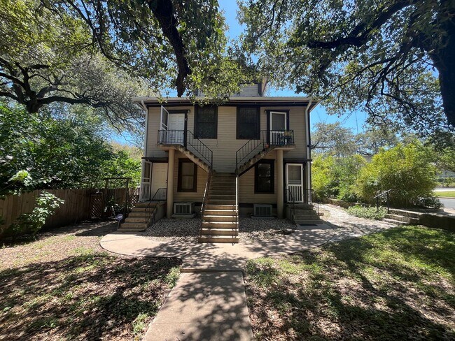 Building Photo - Fairview Properties Unit 1403 Drake Ave  A Rental
