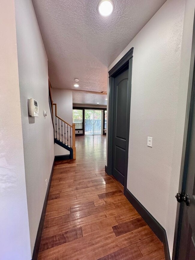 Photo - GORGEOUS Townhome... LOCATION , LOCATION near Peace Health Hospital