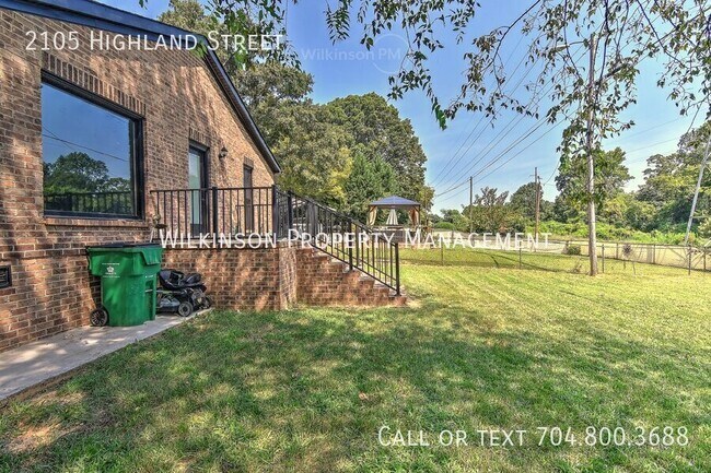Photo - 2105 Highland St