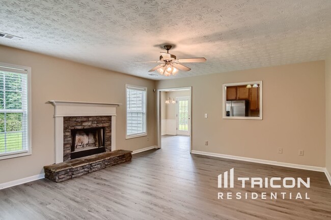 Photo - 828 Redan Way House