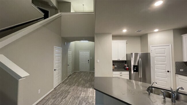 Photo - 5802 Golden Peak Ln