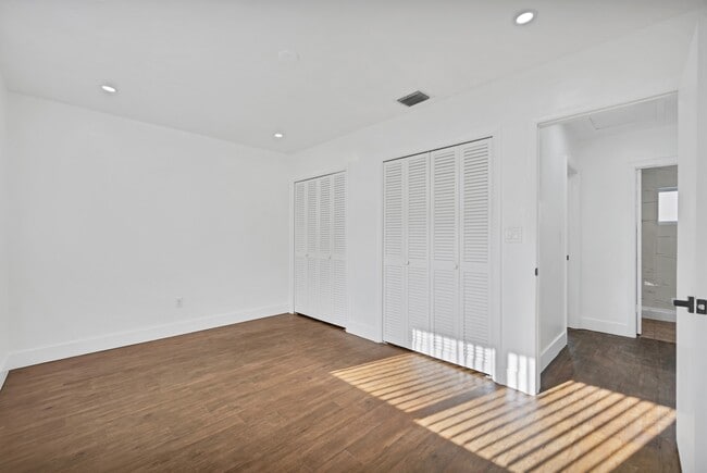 Photo - 238 SW 7th St