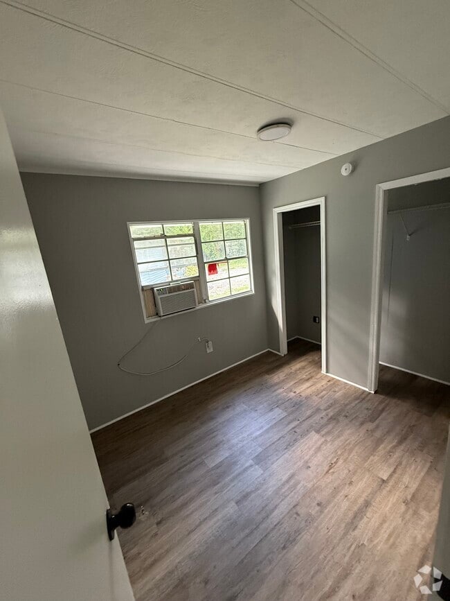 Building Photo - 16425 Sunflower Trail Rental