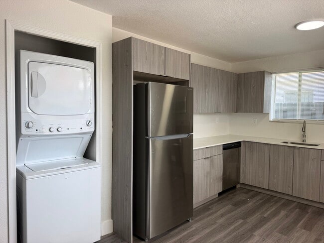 580 NW 58th St