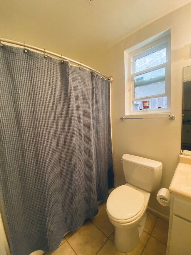 Silver Strand Beach 1 bedroom, 1 bathroo... Rental House Rental in