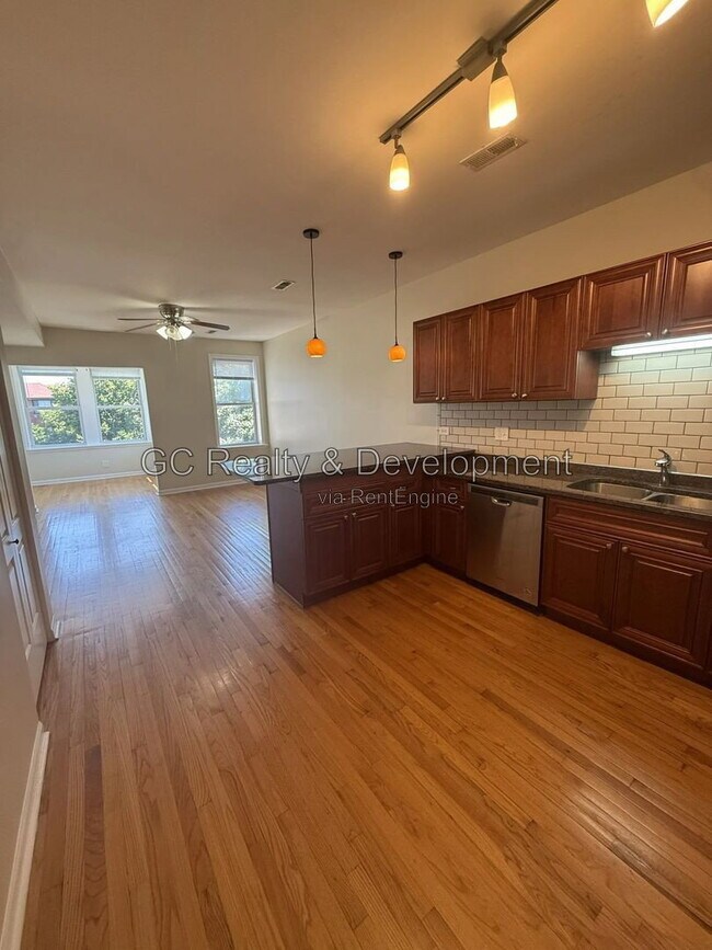 Photo - 4842 N Albany Ave Unit 3