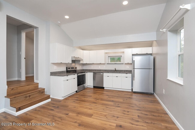 Photo - 240 Craig Rd