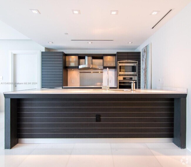 Building Photo - 200 Biscayne Blvd Way Unit 3508 Rental