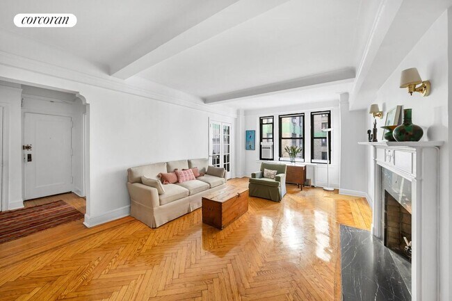 Photo - 210 E 68th St