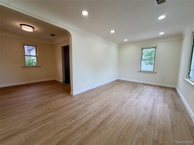 8044 Fremont St