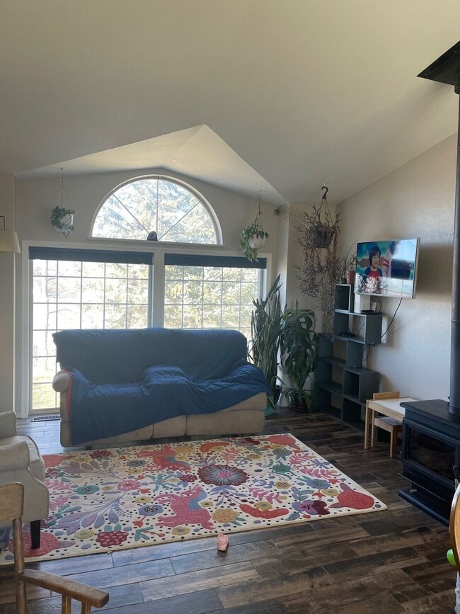 Photo - Nice 4 bed, 2 bath Spring Creek Home